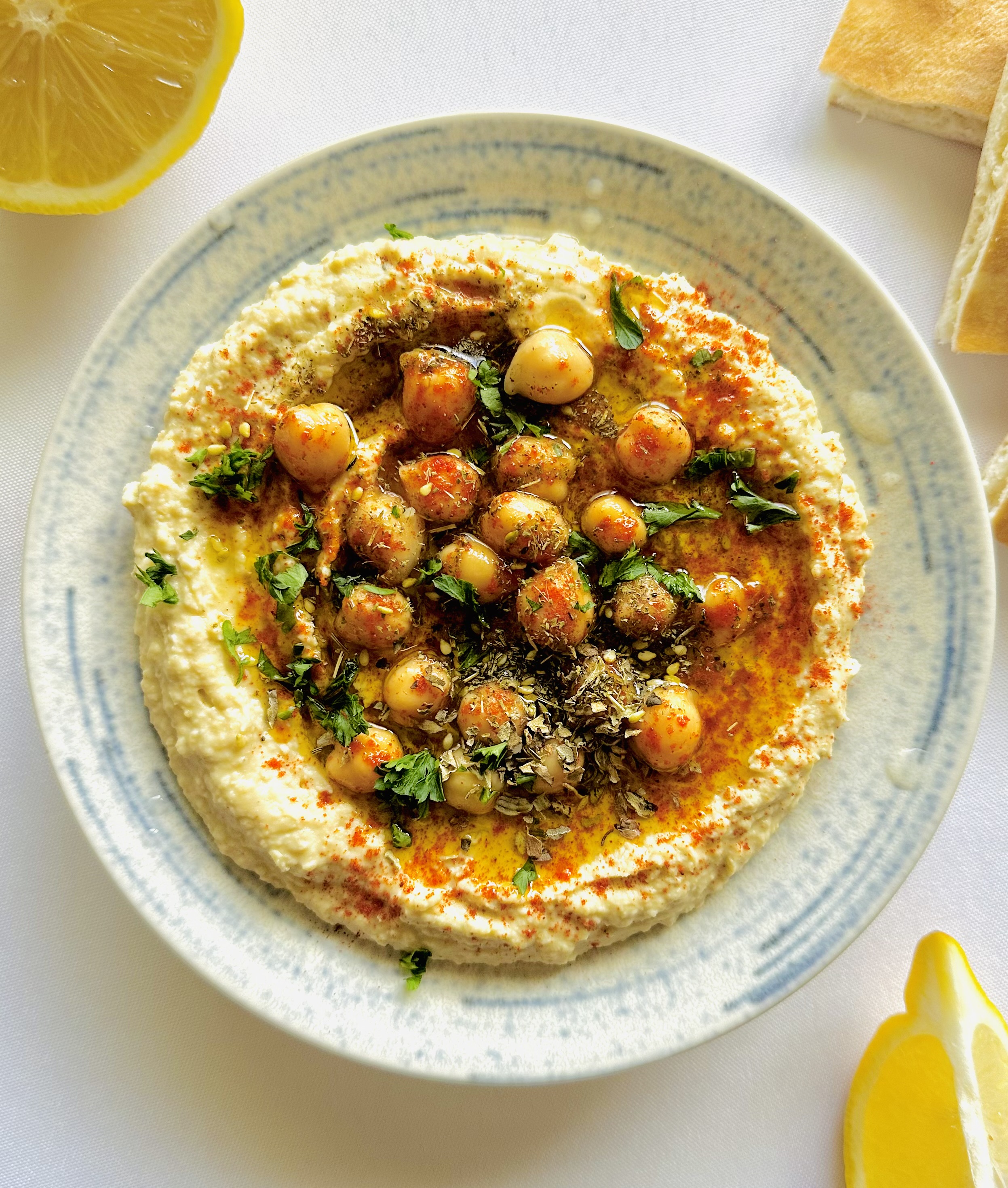 Easy 5-Minute Homemade Hummus (Creamy, Smooth & Flavor-Packed)